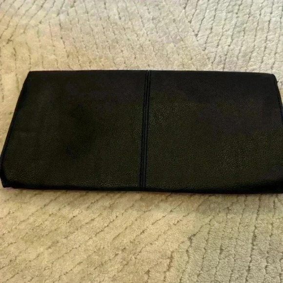 BCBG London clutch wallet - Picture 7 of 7